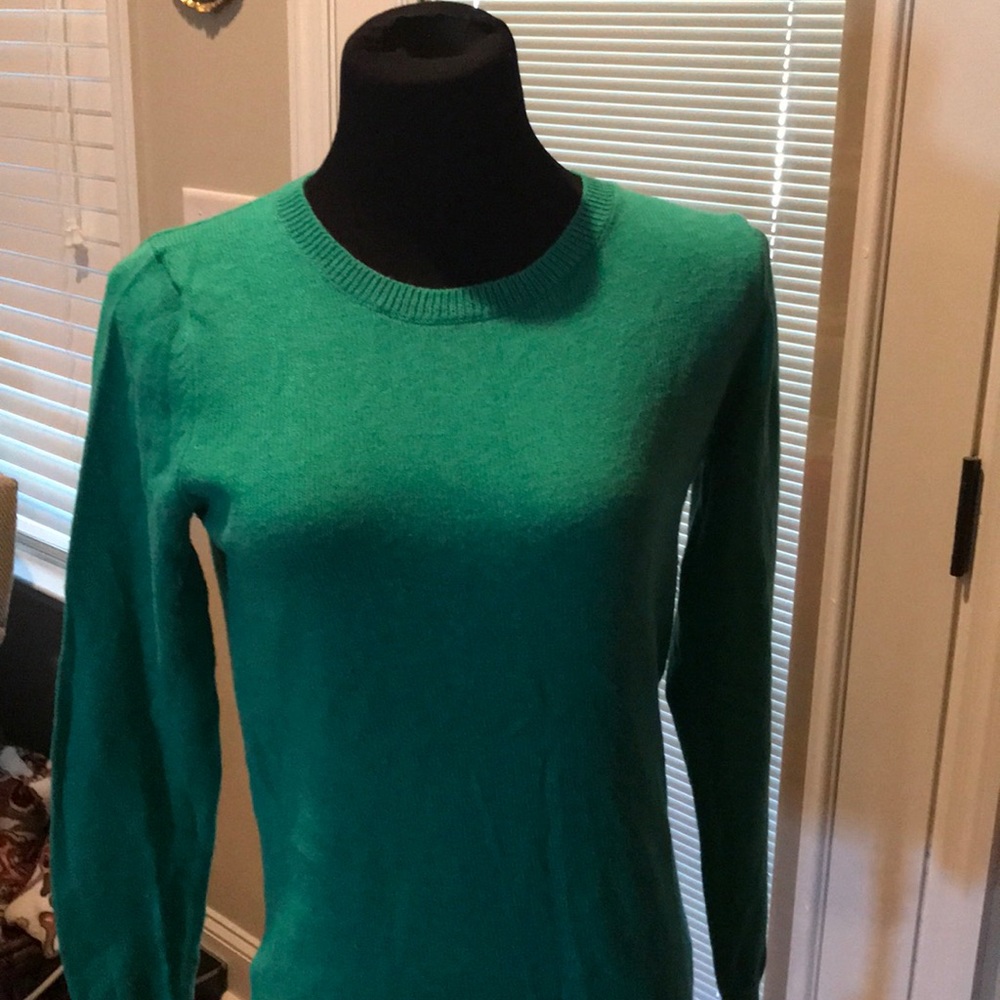 Green Old Navy Sweater